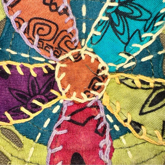 Earth Divas Boho Style Wristlet Zip Top Fabric Wallet Colorful Floral Artsy - Picture 4 of 7